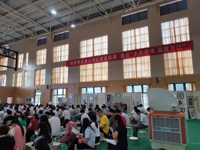 降溫通風(fēng)設(shè)備蒸發(fā)式冷風(fēng)王 移動式環(huán)?？照{(diào)的作用