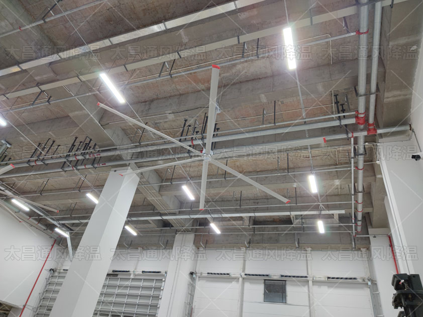 大面積車(chē)間降溫推薦安裝工業(yè)大風(fēng)扇